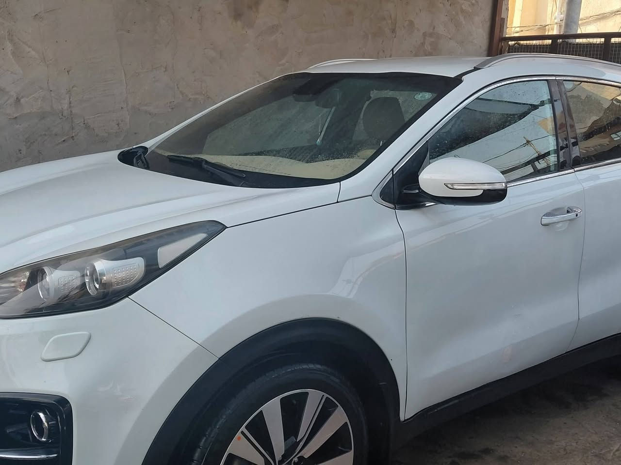 السلام عليكم: المكان النجف الاشرف 
سبورتج للبيع موديل 18 بصمة عدا الفتحة السيارة نظيفة كلش السونار مرفق مع الصور السيارة جديدة بمعنى الكلمه مكينة 4 سلندر 2000 السيارة ماشية 84 وقابل للزيادة / السعر 175 وبيها مجال 
رقم الهاتف : *********** فقط مراسلة واتساب وفيسبوك 
ترهم مراوس بسورنتو 2019 /4 سلندر .
