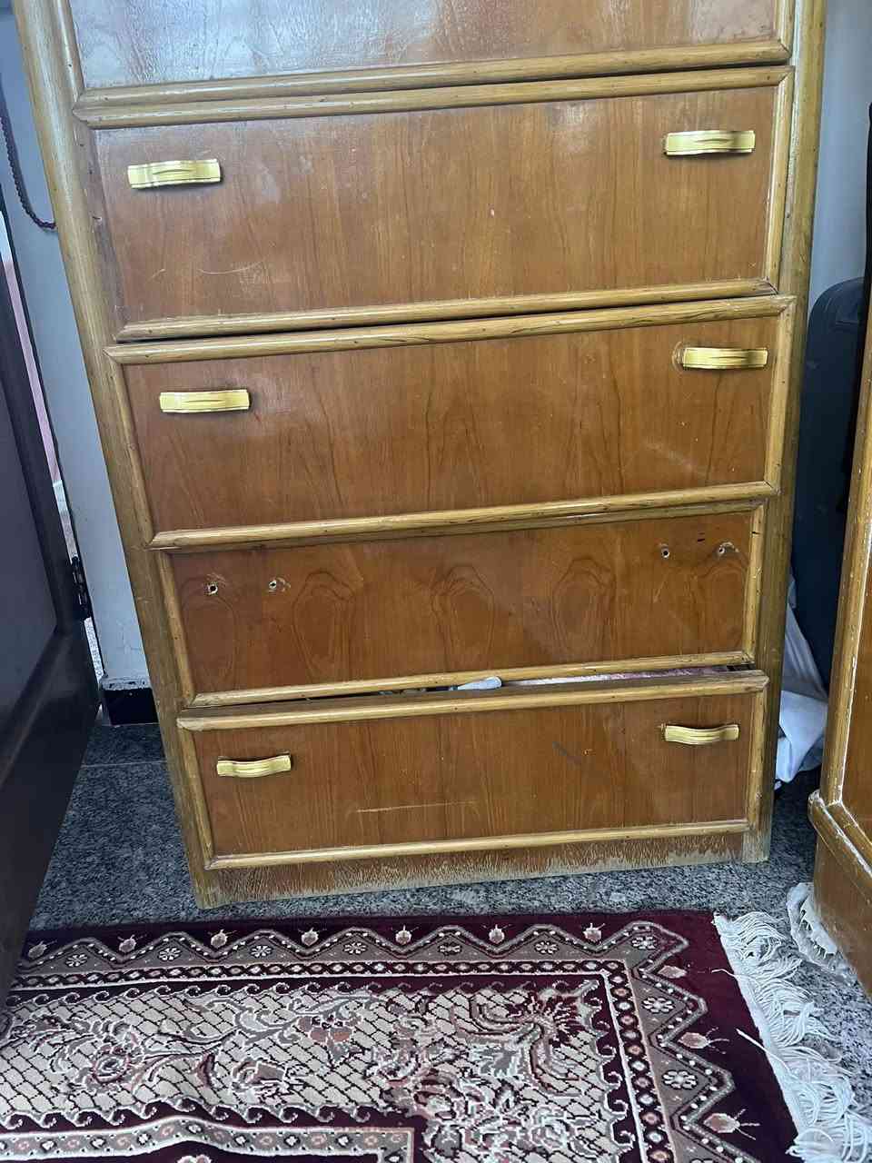 سلام عليكم غراض للبيع قيّموا واخذ بالسعر بس امانه لتبخسون بالغراض غرف عراقيه درجه اولى من ذني الكارتون اي استفسار رقم ‭0772 240 0221‬
