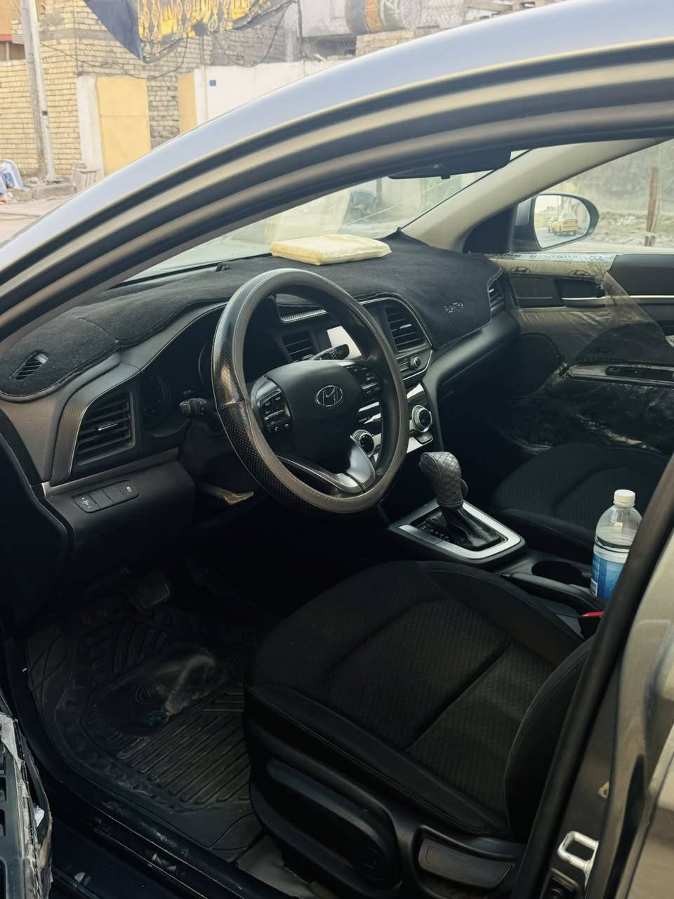 بسم الله الرحمن الرحيم 
السلام عليكم 
النترا 2019 سيارة ماشة 49 الف 
وارد امريكي دعامية خلفية فقط بيها 
كلين سيارة بدون صبغ وتبديل وبارد مكفولة كفالة عامة 
رقم بغداد انكليزي وسنوية جديدة بأسمي 
وابيع شرط التحويل 
كير AT المرغوب
محرك 2000 دوش 
تبريد ثلج
كتلوك الشركة بعده بيها 
تخم تاير جديد
صدر امامي خلفي جديد 
سيارة جديدة وكالة 
السعر المطلوب 145 بيها مجال قليل 
عنوان بغداد ***********
