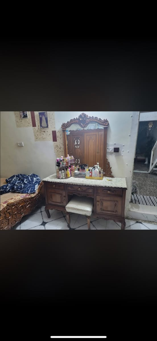 غرفة نوم. صاج انتيكا نظيفةكولش اي ضرررر مابيها.
مكان بغداد الجديدة بغداد


**إذا كنت صاحب هذا الإعلان وتريد حذفه لأي سبب، رجاءا أرسل رسالة إلى الدعم الفني**