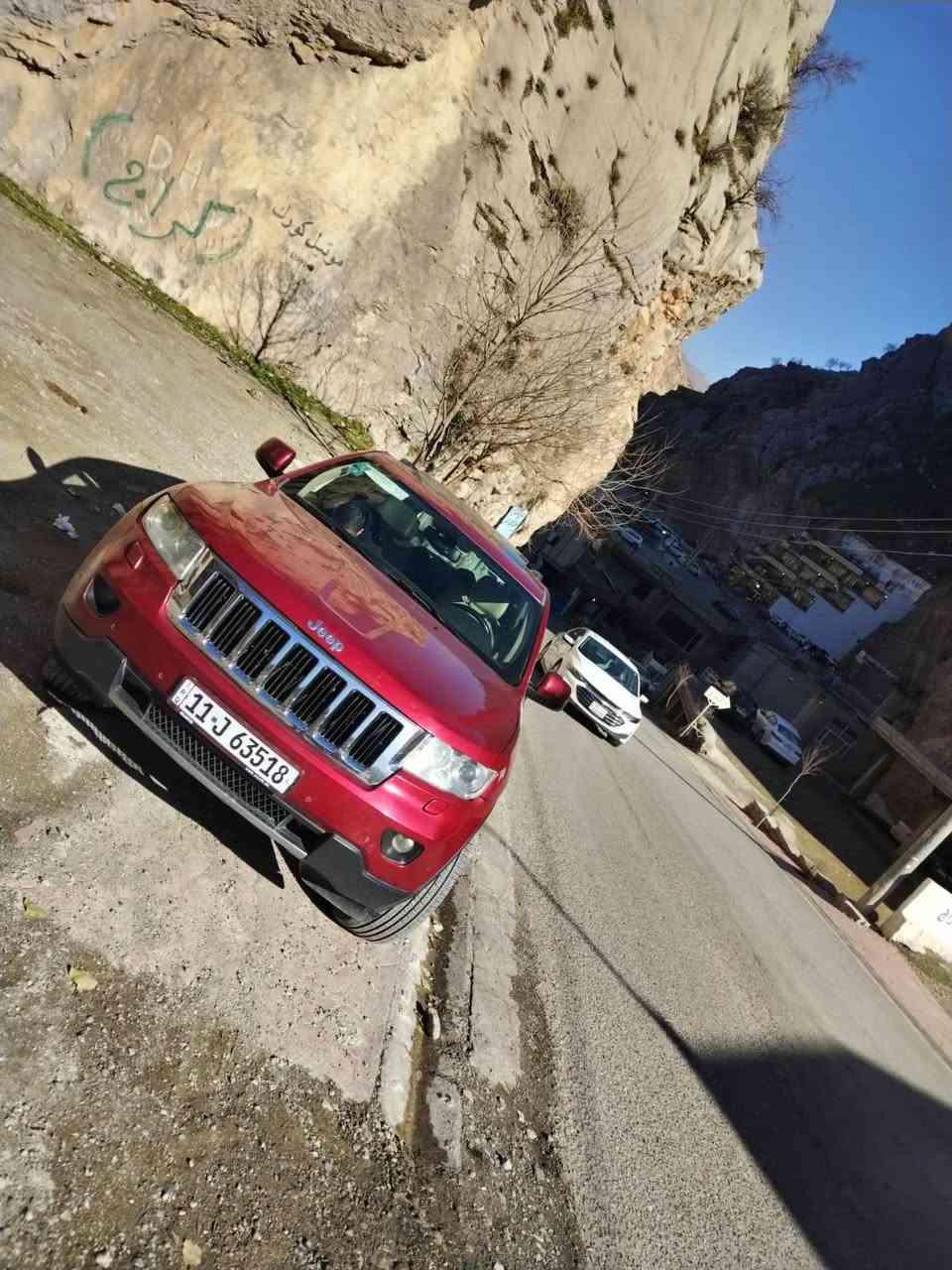 السلام ععليكم من رخصت الدمن عندي جيب 2012 خليجي بدون صبغ ولا حادث السياره فول مواصفات المعروفه بالجيب بانو رامه مكينه 6 سلندر وبسمي بيع السعر 180 ورقه ومكاني بالسيديه السياره جاهزه مابيه اي نقص  ***********
