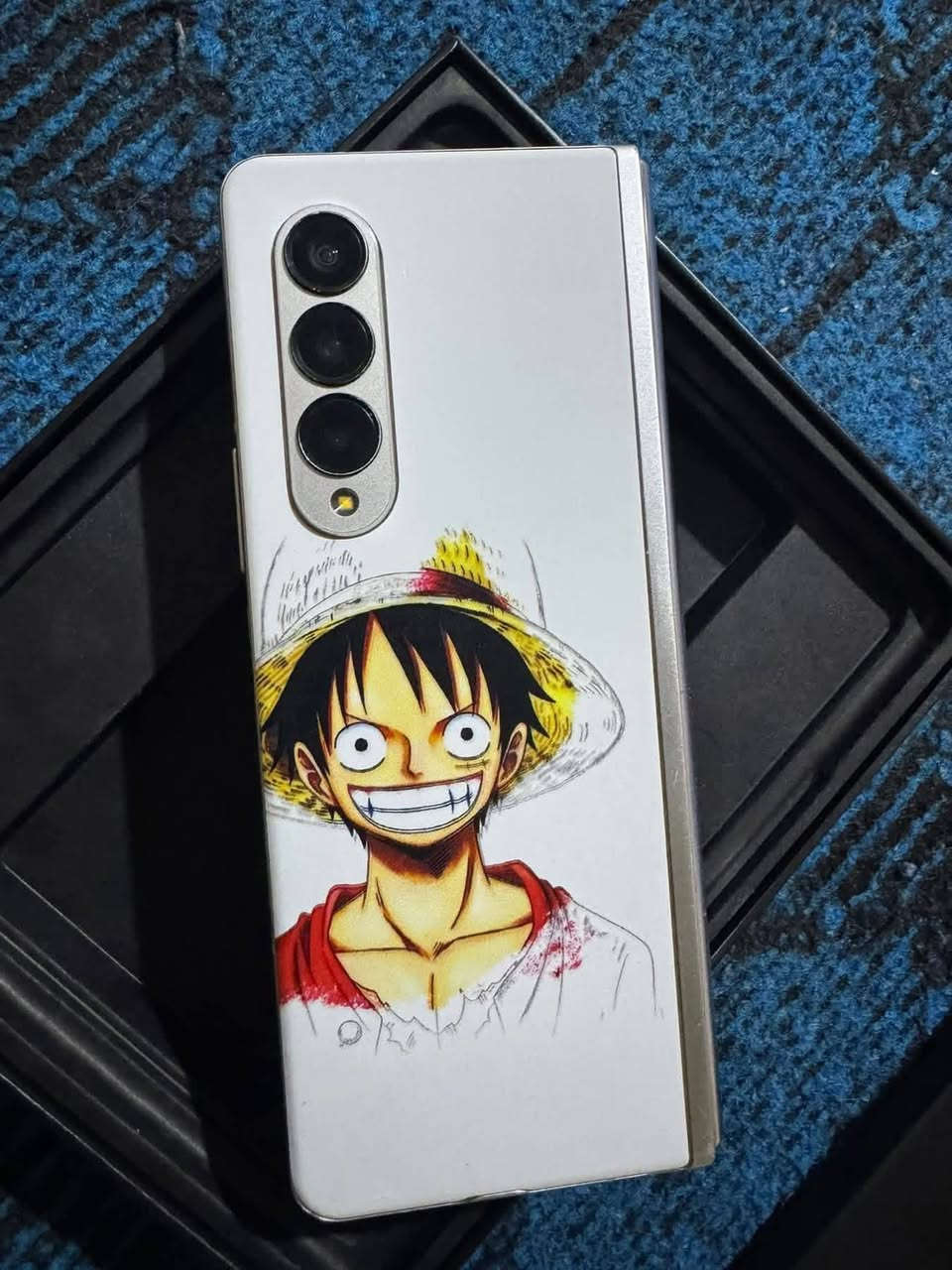 Z Fold3
ذاكره 512 الجهاز نضيف 
للبيع او مراوس حسب القناعه
***********
