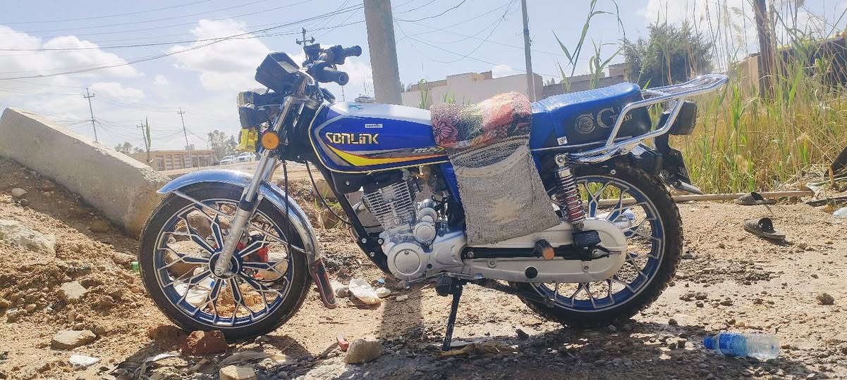 السلام عليكم 
دراجه سيفانه خمسه كير سلف موديل 24 أوراقه سكنر طالعه ب25 بعده جديده مامتعوبه سعر900 وبيه مجال مكاني كربلاء الحر رجآ الموشراي لايكسر بحلال العالم رقم ***********
