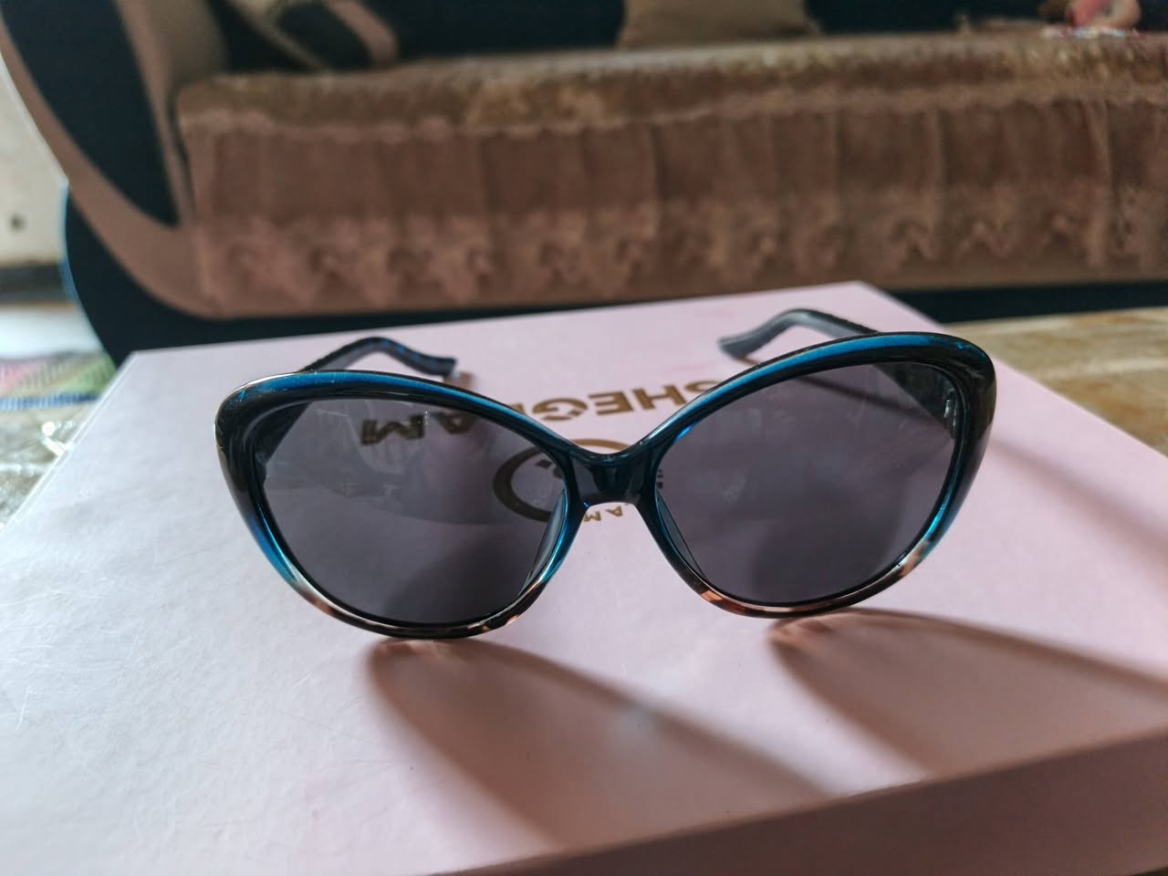 توفرت النضارات الشمسية الأوربية الماركة الأسعار تبدي ٢٠٠٠" "٤٠٠٠"" ٥٠٠٠ ماعليج فقط دزي الموديل إلي يعجبج وتدللين 😍😍😍


**إذا كنت صاحب هذا الإعلان وتريد حذفه لأي سبب، رجاءا أرسل رسالة إلى الدعم الفني**