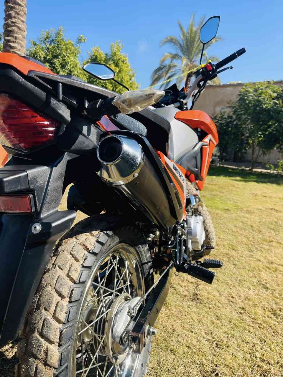 السلام عليكم
دراجه قفاز نوع ياباني /موديل 2023

6نمر 

محرك ربع 

نكره سلف 

ماشي 8000فقط 

بعده تايرات شركه 

رزانه وسرعه طياره 

خير من الله

اوراق سحب 

المكان ديالى الخالص الناي 

للأستفسار ***********
