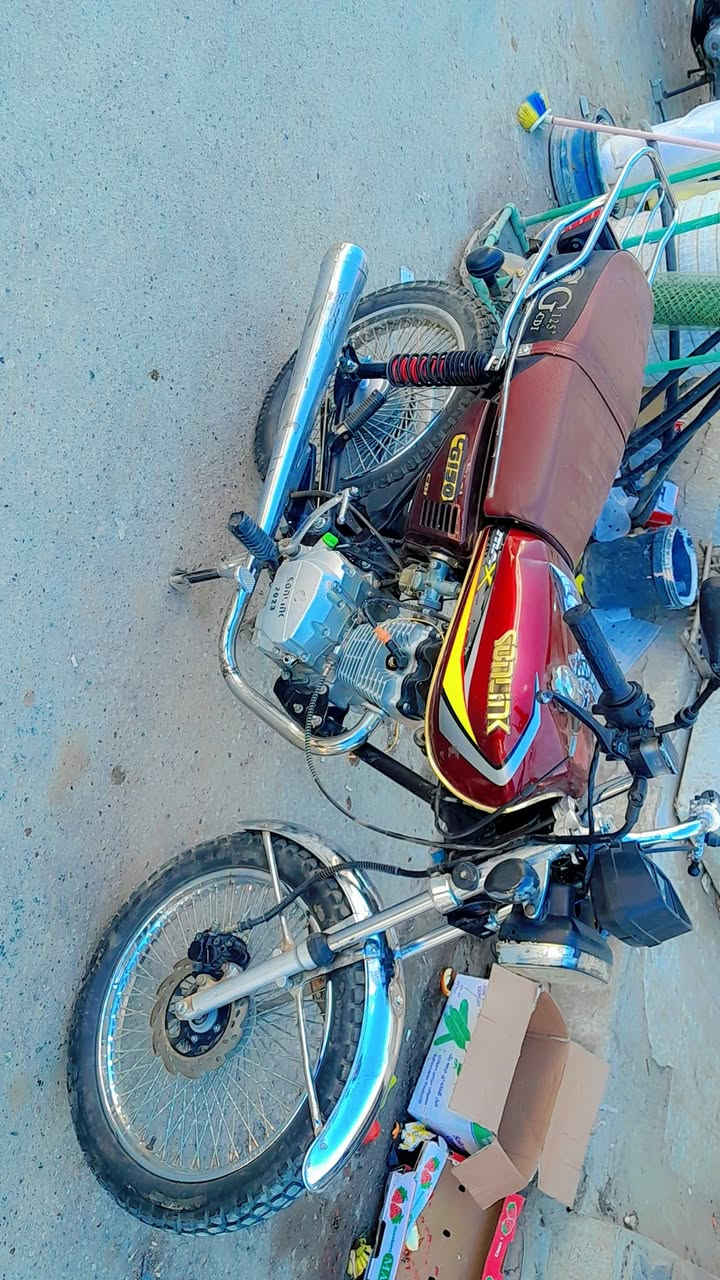 تايكر موديل ٢٣ مكينه بلاد برغي ممدود عليها شرط ممفتوحه كلها شغاله مناقصها كلشي ورقه كورتونيه اصليه دراجه عدله السعر ٥٥٠ المكان ديالى بعقوبه الهويدر ***********
