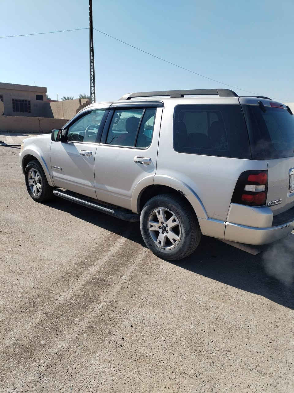 سلام عليكم البيع مراوس  فورت اكسبلور موديل 2007 رقم كركوك الماني بسمي محرك وكير قبل سبوع شديتن مال كصه تخم تار صدر جديد سياره جهازه 
مكان سياره بيجي 
سعره 88 ورقه وبيه مجال 
رقم الهاتف ***********
رقم  الهاتف ***********
