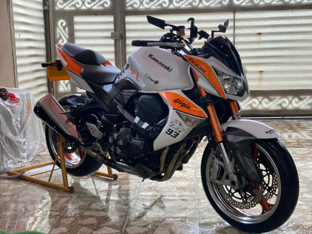 كاوسكي  مكفوله ماعده رصعه بالتانكيZ1000 السعر ٣٥
الاتصال ***********
