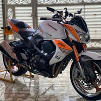 كاوسكي  مكفوله ماعده رصعه بالتانكيZ1000 السعر ٣٥ الاتصال ٠٧٨٠٠١٧٦٨٨٥