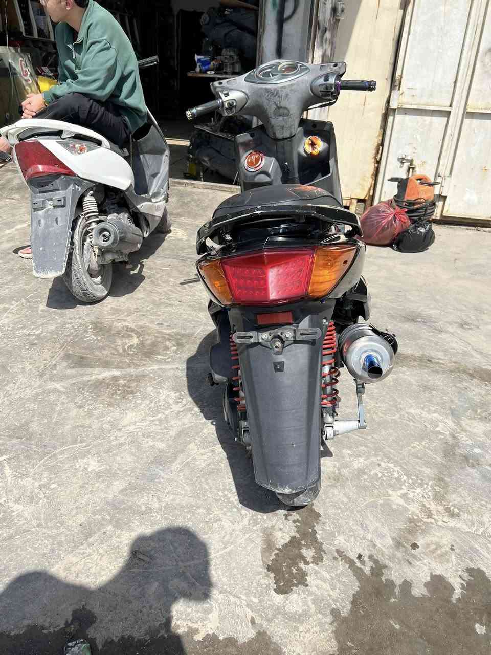 سلام عليكم سكنس كابريتر مكينه٥٨
زوج كلجات رياضي مازده رياضي اشاير وبكلايت رياضي وبيه قطع مشمشي فراك بيرك وقبق بانزين قطره اكسل قطره دهن قبق جوزه براغي كفر كله رياضي قبق شاصي رياضي يدات كشن رياضي
دراجه نكره بكل وقت  ملاحضه بدون ويل ويله بلادي 
مكاني بلديات قرب جامع سيد صلاح سعر خابر وبل خدمه 
***********
