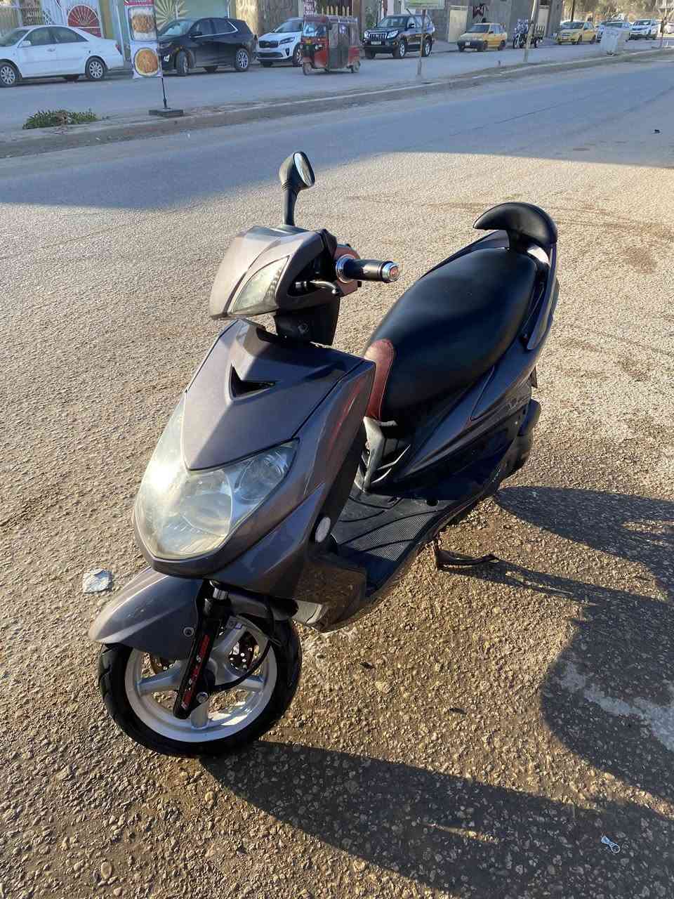 سلام عليكم سكنز فحل ياباني للبيع الدراجه نضيفه ومكفوله من الفتح كفرات اصليه مصبوغات لجماليه فقط السعر خاص مكاني كوفه حي ميسان تفاصيل اكثر راسني 🤍***********
