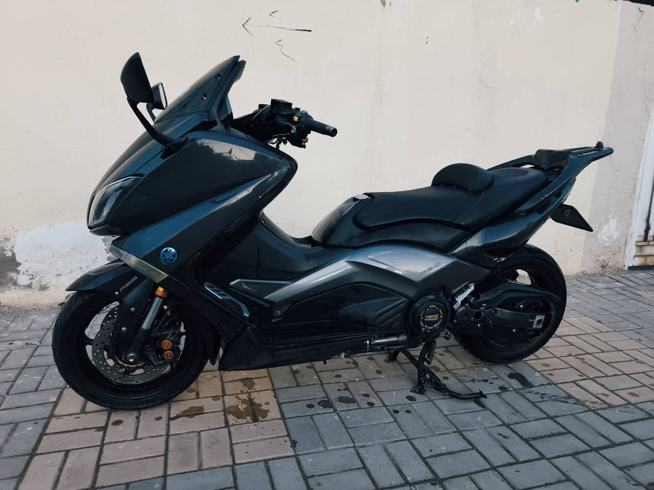 سلام عليكم تي ماكس للبيع مديل 17 كفاله ماشيه 36 الف للستفسار اتصال علئ رقم ***********
