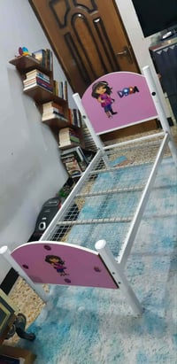 تـخت اطفال  3_10 سنوات، نضيف مثل الجديد 🌹 ومـعاه مطرح اسفنج اصلي  السع...