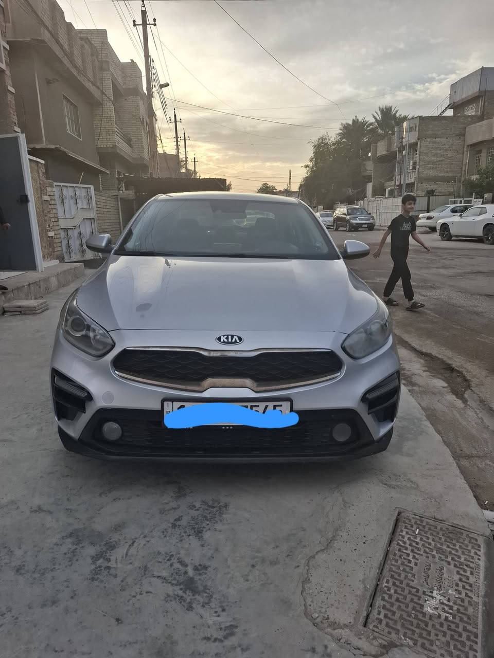 سلام عليكم البيع كيا فورتي موديل 19 ماشيه 78 ألف
كير  محرك مكفول سيار ليبل واحد وبدون ايرباك  وبيها سونار صور الحادث موجودة 

موصفات عادية 

تحكم ستيرن كامره توقف ذاتي مثبت سرعة 

رقم بغداد بسمي تحويل ثاني 

مكان سيار بغداد 

***********
