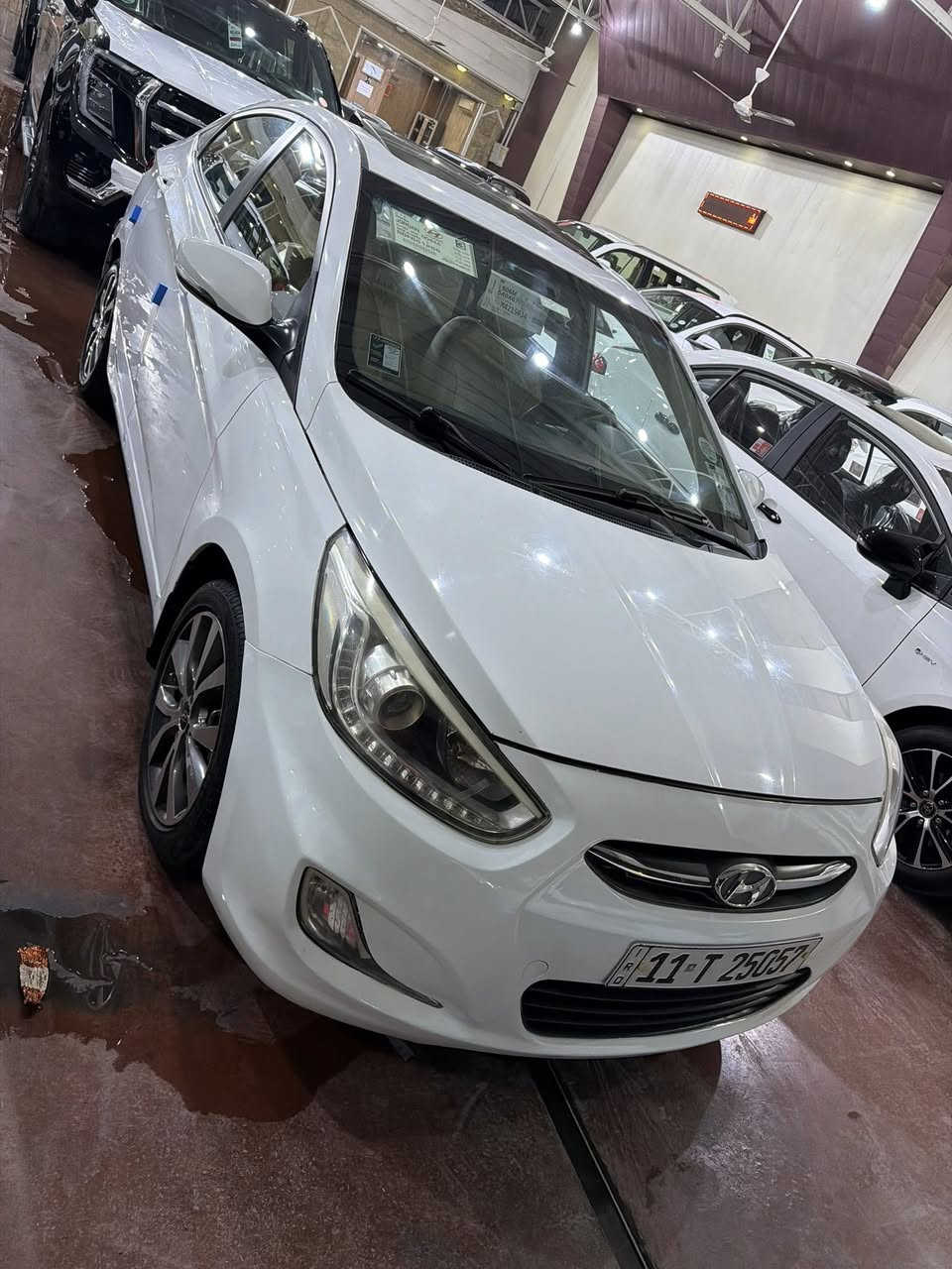 للبيع 2016خليجي
ماشية 100
بدون صبغ 
فتحة
وشاشة
السعر 110
وبيها مجال بسيط
الاتصال ***********
