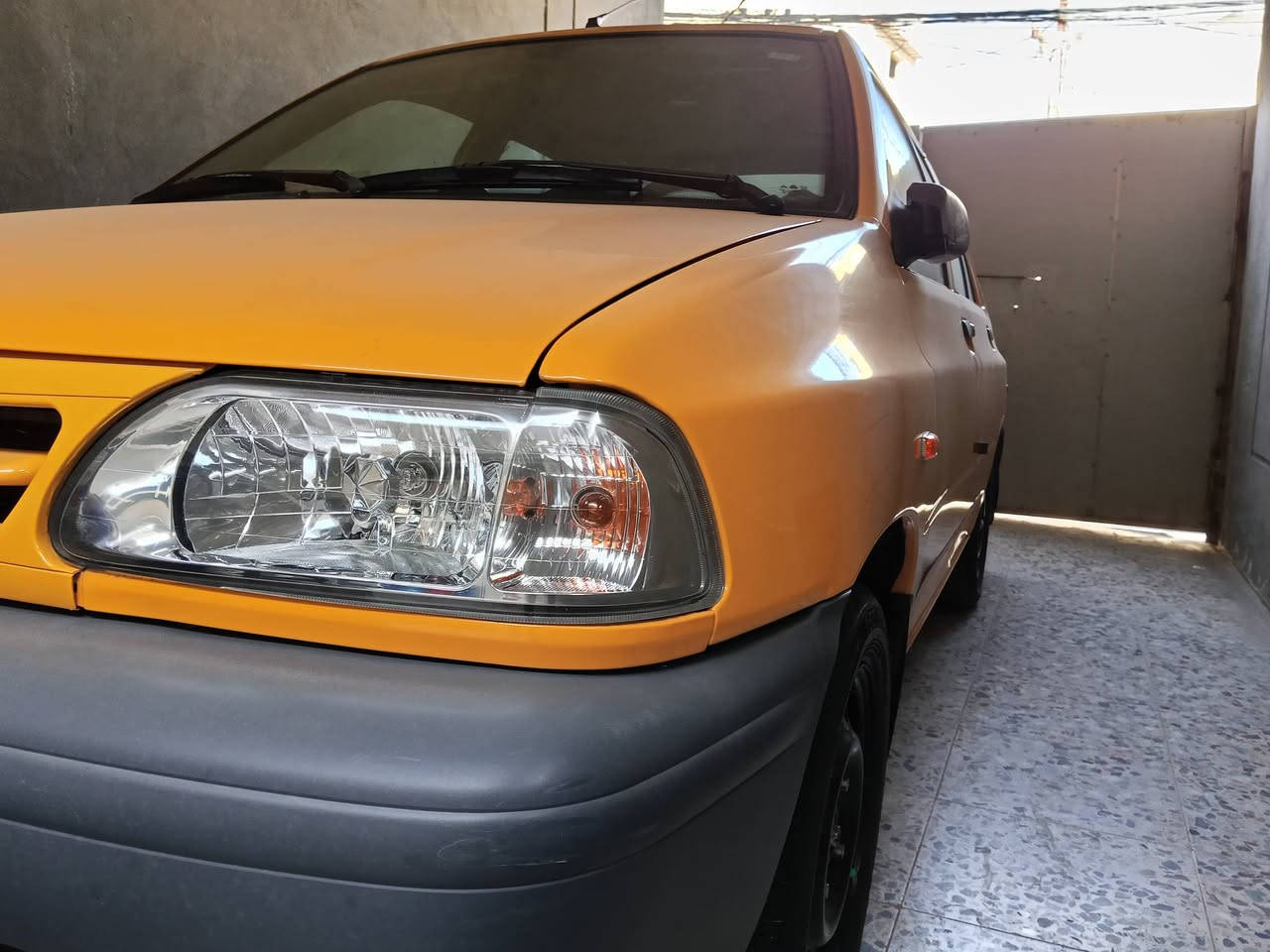 السلام عليكم ورحمة الله وبركاته موديل 25 مكفوله ماشيه 57الف وقابل لزياده سعر 78 بي مجال مكان السياره بغداد الغزاليه رقمي ***********
