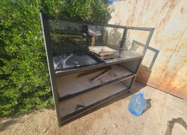 سلام عليكم
غراض مطعم للبيع للاستفسار ***********
