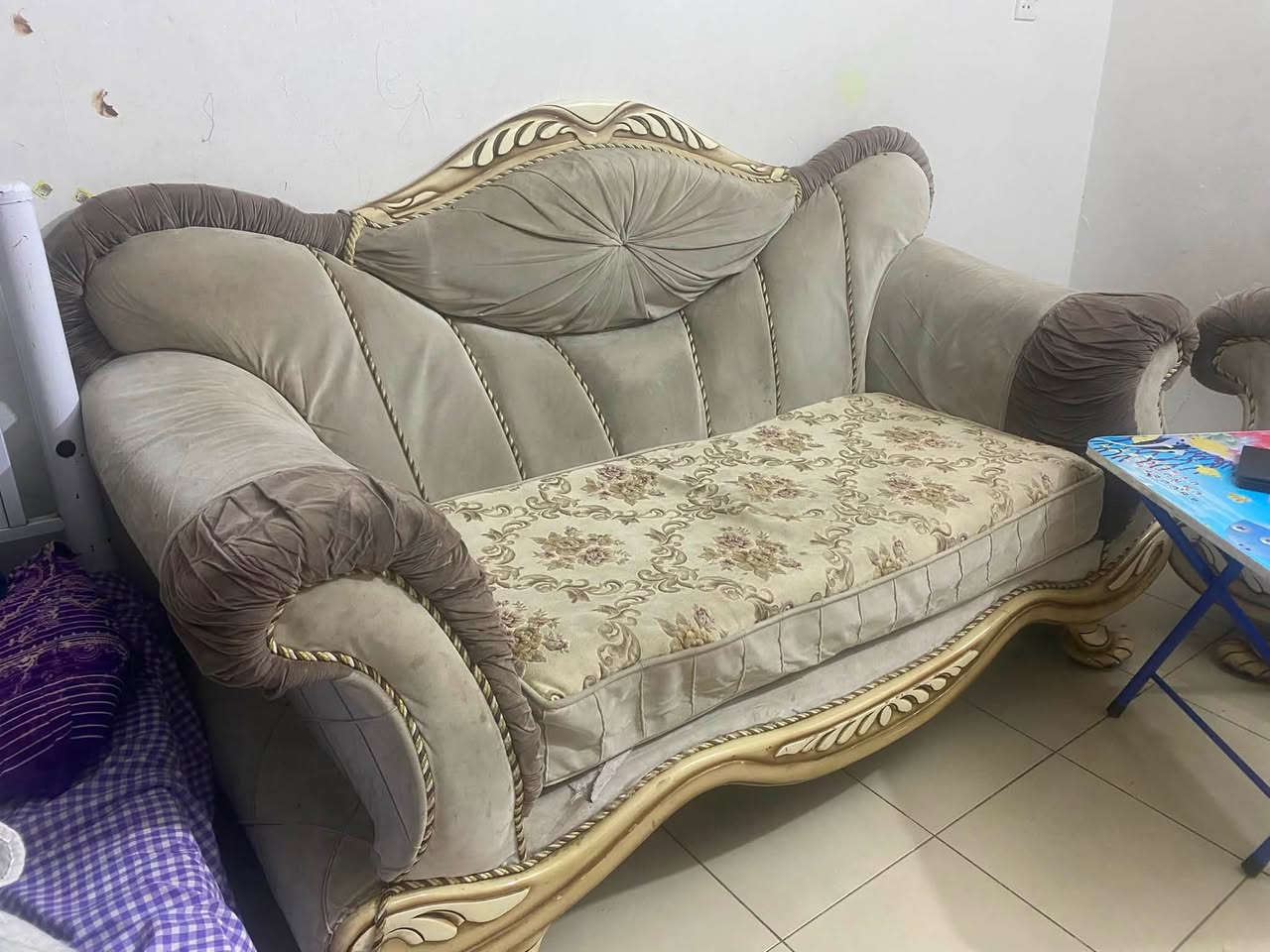 قنفات مستعمل مابي كسر مثل مداشوفون فقط القماشه تعبان سعره ب٧٥ الف فقط


**إذا كنت صاحب هذا الإعلان وتريد حذفه لأي سبب، رجاءا أرسل رسالة إلى الدعم الفني**