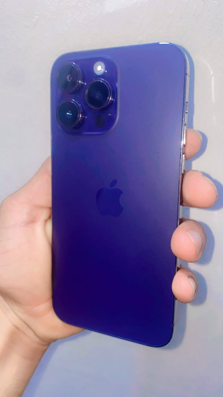 السلام عليكم ايفون 14 برو ماكس جهاز على ايدي جبته بوكته بضمان الماستر   مبدل شاشة وكالة اصلية شرططط!  )؛فحص 
وبطارية ونضيف على ايدي جهاز  ولا تعبك ولا تعبني 525 بالعافيه علياخذه مكاني بغداد ثعالبة ***********
