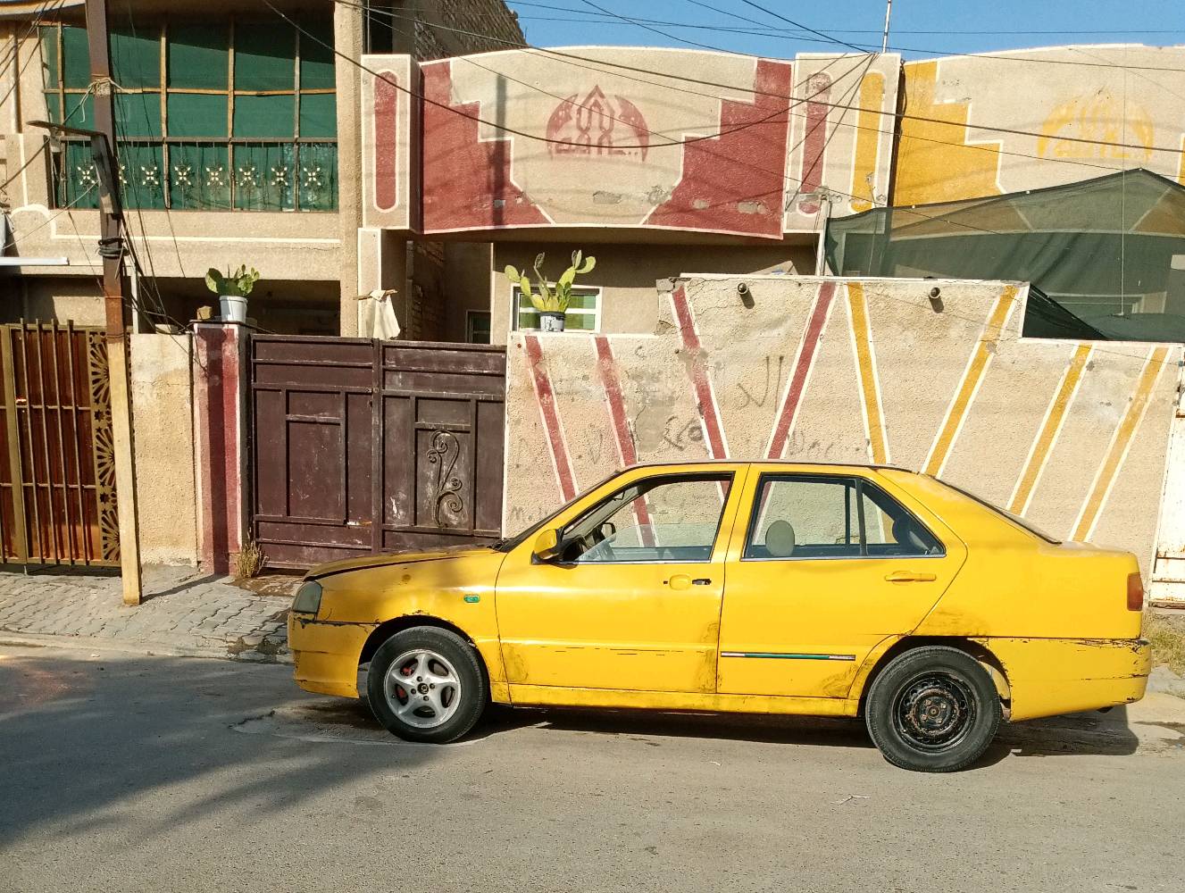 *🚕 للبيع تكسي شيري كوين 2011 - رقم واسط 🚕*
*الحالة: تشتغل وتمشي وتطلع للشغل*
- المحرك شغال 
- كير عادي شغال نمره 
- جام أمامي مكسور 
- دعامية أمامية تعبانة 
- لايتات صفر

*السيارة باسم صاحبها الأصلي وهو موجود*

*ملاحظة: السيارة تباع على وضعها الحالي*
*المشتري يتحمل الهيئة والغرامات إن وجدت*

*السعر: 15 ورقة وبيها مجال بسيط للشراي الصامل*
*مناسبة للشد أو الشغل الخفيف 
للتواصل ‏‪***********‬‏
المكان بغداد حسينية الراشدية
