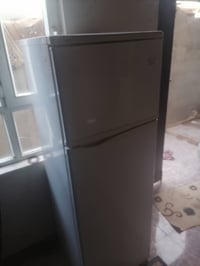 ثلاجه للبيع 07856701032