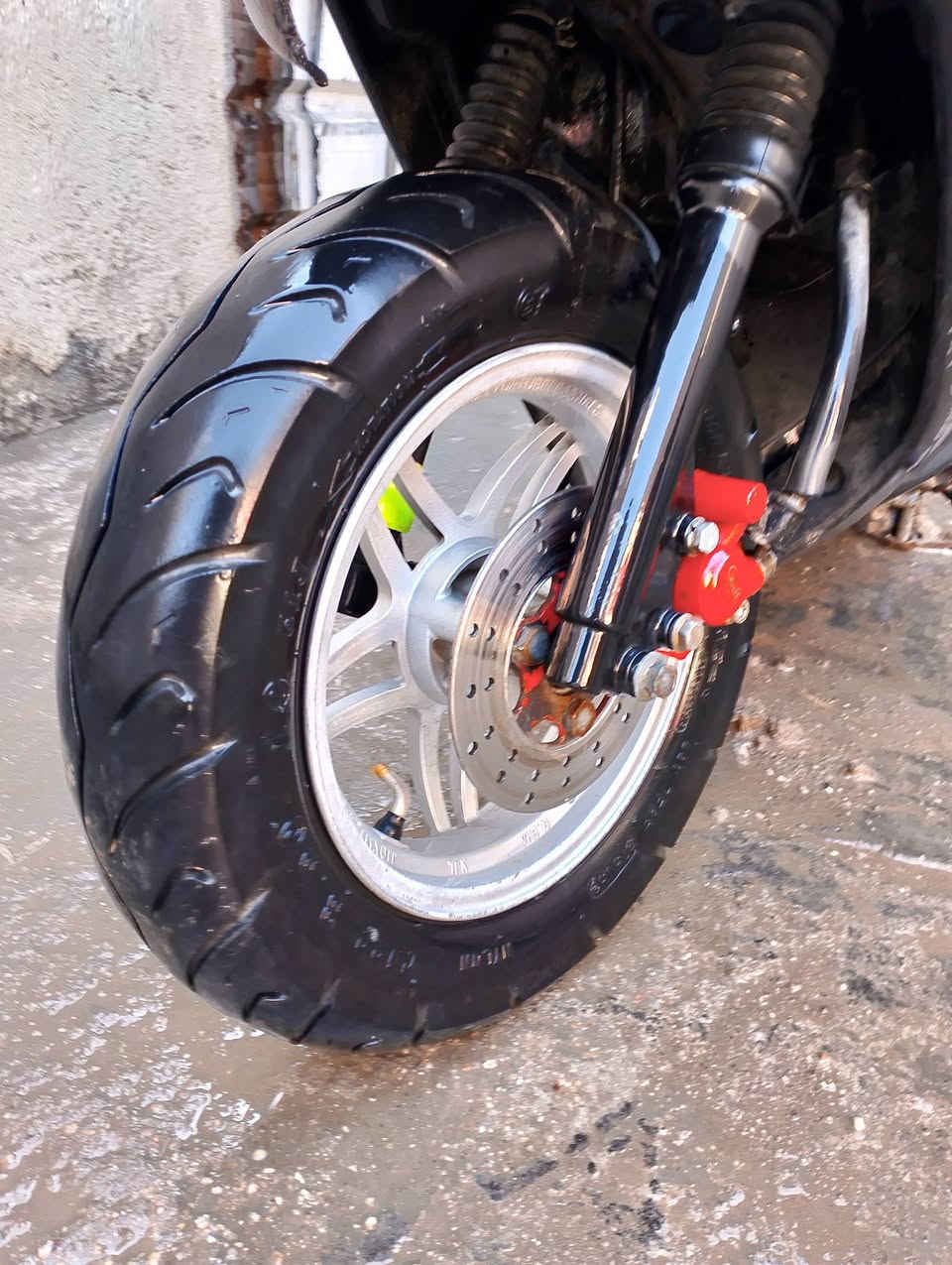 سلام عليكم دراجه ماكس عدله كله بلادي كابريتل ويا نجمه دراجه لا نضوح لا تبخير مكفوله كهربائيات كله شغال كيج سرعه كيج بانزين دراجه شلعه تاكل اكل ومعدل دراجه طيران قبق فلاوين فسفوري سعر 700وبيه مجال  مكاني المعامل الباويه رقمي ***********وبيك خير وتدلل
