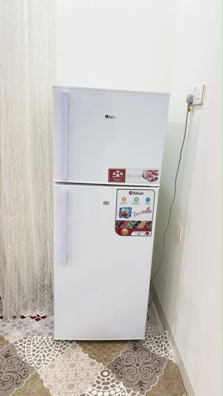 ثلاجه جديده على شرط سعره 240بيه مجال لاستفسار على هذا رقم ***********
