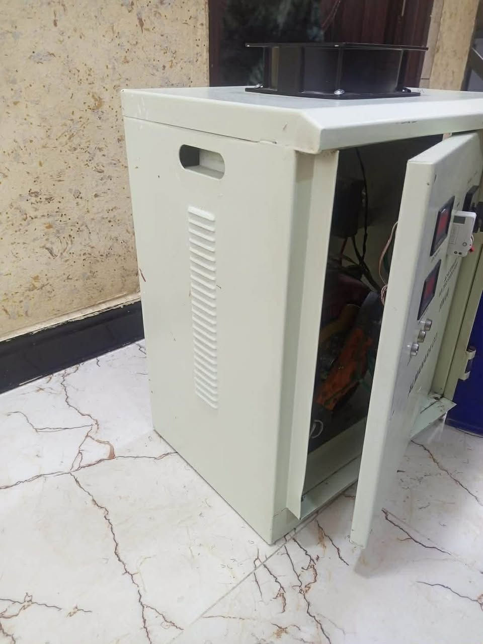 رافعه المنار للبيع 10KvA
مكان ديالى الخالص 
250 بيها مجال


**إذا كنت صاحب هذا الإعلان وتريد حذفه لأي سبب، رجاءا أرسل رسالة إلى الدعم الفني**