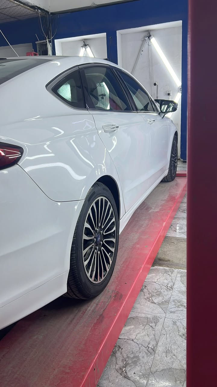 السلام عليكم فورد افيوجن فول مواصفات تي تاي نوم ماعده الفتحه مكفوله بيه بس بارد  قليل وسونار موجود العنوان الفلوجه *********** اشراي يتصل او واساب واني حاضر اسعر ١٣٠ وبيه مجال قليل جاهزه من كلشي محرك كير مكفولات
