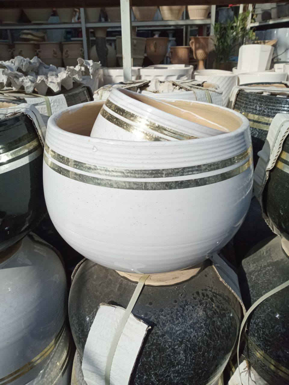 يالله الهم صلي عله محمد والي محمد وصلتنه حاويه سنادين فخاره بعدات اشكال وفازات وشربه قماش وترمز قماش وبسعار تنفسياه  ومتوفر توصيل الاستفسار أكثر زورونه في  موقعناه حله حي الصحه اسم المجمع مجمع الاورزدي ***********
