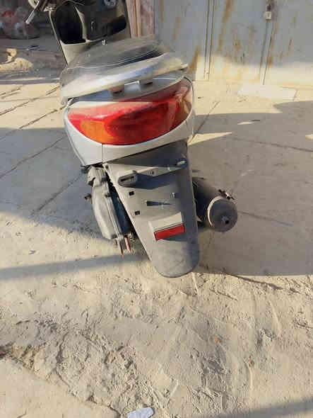 سلام عليكم دراجه بريز للبيع موديل حديث كامل مواصفات اي خلل مابيها تشتغل نكره سلف تفحص تأخذ وتروح مكاني المشتل 800 وبيها مجال  
***********
