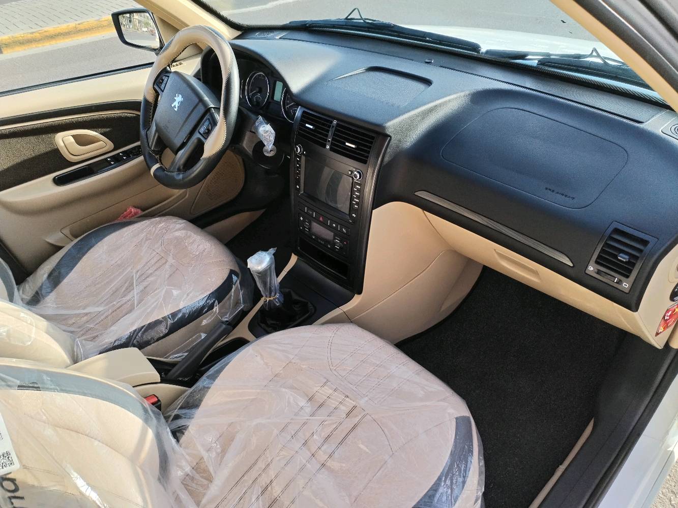 بيجو بارس موديل 2025 حره بأسمي صار 3اشهر من استلمته من الشركة السيارة ماشيه 12الف كفالة عامه ماعده كم زلغ ولد الحرام زلغوه بمفتاح حسد عيشه مايبينن بل صور مواصفات السيارة دبل ايرباك السائق والعبري انذار سرقة تقفيل البيبان تلقائي عند التحريك اشاير بل مري تحكم بل مري كامل نضام اي بي اس مانع انزلاق ويل كب خمس تايرات دوشمه ارضيه جلد الصندوك جلد مكينة 1800 الف وثمنميه السعر 96 وبيه مجال قليل السيارة صارت عليه بشده هيه ورقم تحويل ثاني يوم مكاني البصرة القبلة رقم تلفوني *********** متواجد وتساب شريحة