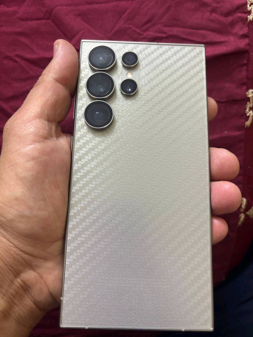 الترا ٢٤ ذاكرة ٥١٢ رام ١٢ نضيف جدا مضمون من اي عطل او تصليح تيتانيوم كفر حماية الكاميرات ولاصق حماية بدون ملحقات مدينة الصدر قطاع ٣٤ ما عندي توصيل الاستلام من الباب قفلة قفلة ٩٠٠