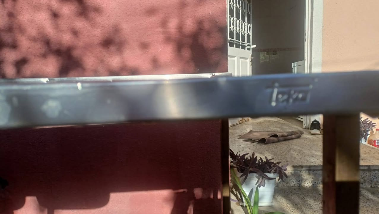 السلام عليكم 
سنك للبيع هوا والقاعده نوعيه ثقيله السعر 35
للتواصل ***********
المكان سومر
