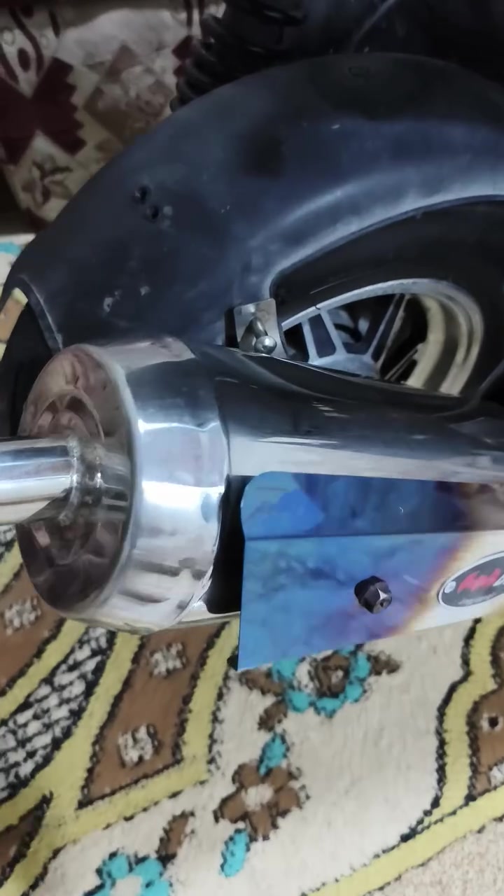 سلأم عليكم دراجه لبيع بيها وياله وتواير جدد بيها دبلأت امامي وخلفي جدد بيها ضفيره وعقل وبدالأت وحساسات جدد بيها صالنصات اثنين جدد بيها كشن جدد دراجه مفتوحه بس ولفات بوشه ابلأديه كابريته جديده ونقص البيها مبين بل فيديو مكان ناصريه مركز رقم ***********
