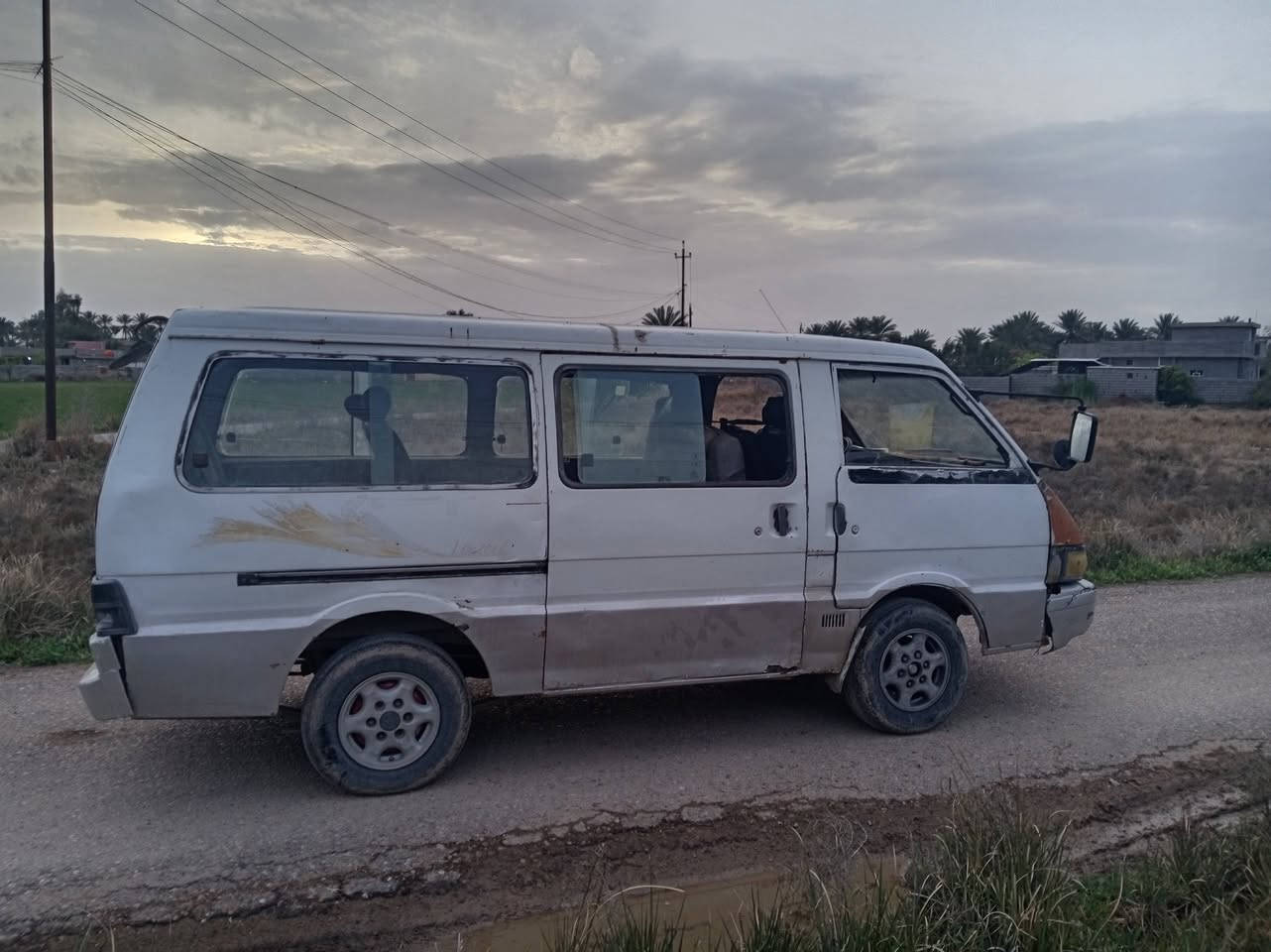 السلام عليكم ورحمه الله وبركاته كيا بستا موديل 1995 كير محرك اكسن مكفولات مصفره هيئة ومرور تحويل مباشر شرط الوكاله سنويه ساقطه قبل شهرين سعر 25 وبيها مجال مكاني بغداد أبو غريب ***********
