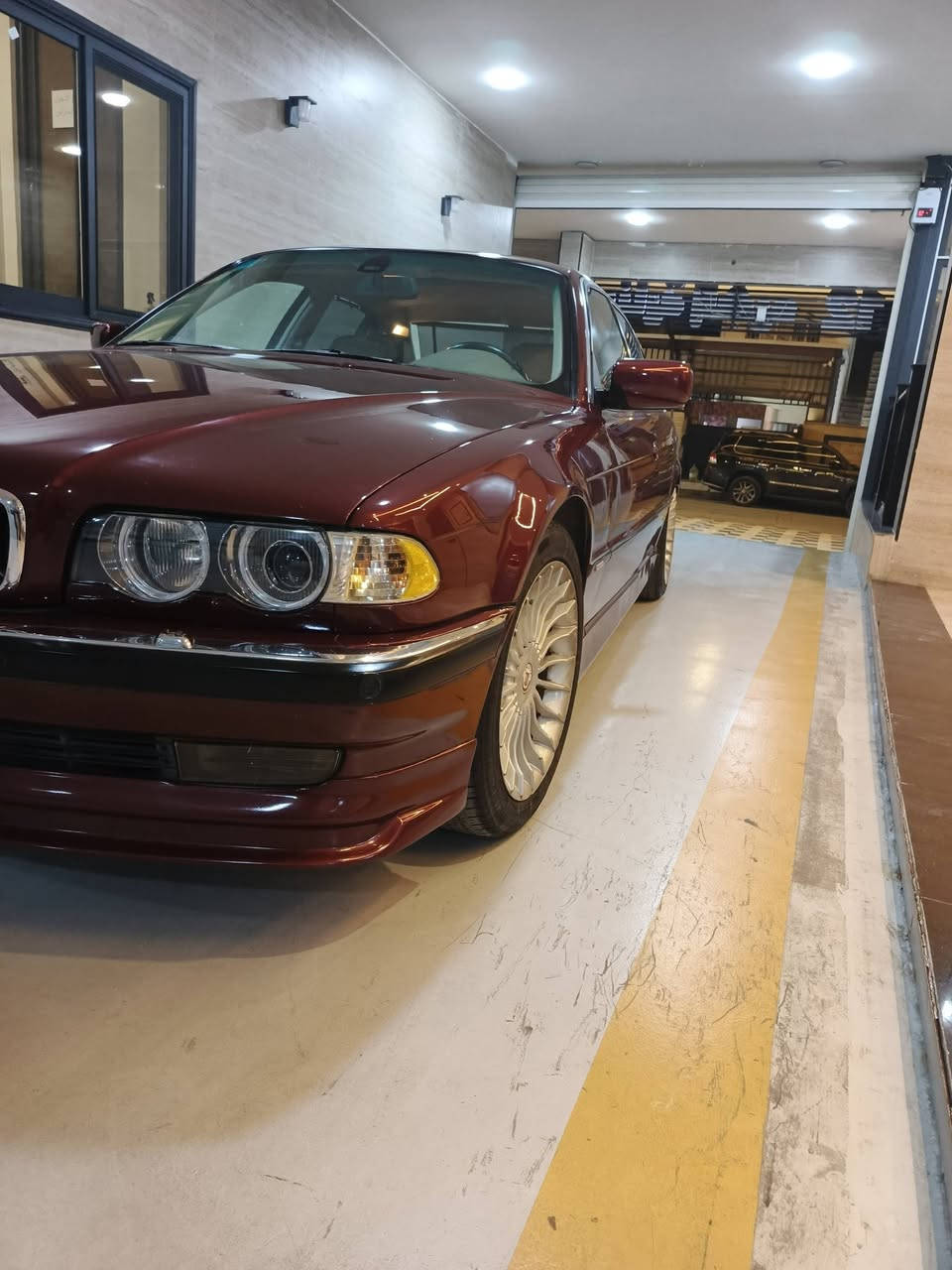 ‏السلام عليكم للبيع فقط
‏BMW خفاش وارد خليجي باسمي رقم بغداد انكليزي سنوية وهزة جديدة قبل شهرين فول مواصفات حجم 730   V8  اصل موديل 95  محدثه 2000 بالكامل داخل وخارج بلادية  السيارة وعالفحص دبل اير باك بدون اي حادث مصبوغة عام درجة اولى نوع الصبغ ديبير هولندي بسبب الجراد على ايدي وصورها قبل الصبغ  موجودة السيارة مكفولة بلادية مفولة مواصفات حتى زراك اللايت والتلفون شغالات مكينة كير صدر امامي خلفي تخم تاير قبل اسبوع شادة تبريد كلشي جديد السيارة جديدة بمعنى الكلمة المواصفات
‏
‏1_غرفة بيجي فول بلادية VIP داخل فول صاج
‏2_مري شفط زئبقية عاكسة للضوء فول كهرباء
‏3_كراسي جلد بلادي كهرباء كسار  16 حركة + تدفئة+خزن ميموري  4 وضعيات+ تجاوي كهرباء+ مطعم خلفي 
‏4_دبل تلفون اماي خلفي +بدالة +هوائي يعني التلفون شغال بس تخلي سيم كارت
‏5_بردات عدد 5 بلاد والخلفية كهرباء
‏6_فتحتة سقف سلايد جام
‏7_زراك لايت شغال
‏8_ حقيبة اسعافات طبية بالمقعد الخلفي
‏9_تجوة كشن خلفيVIP تلفون + تحكمات
‏10_ حساس لايقاف صعود الجام
‏11_سي دي جنجر 6 اقراص بلادي
‏12_صندوك شفط
‏13_كت البينا كامل + ويل البينا حجم  18 تو سايز
‏14_شاشات عدد 3+ سماعات وتويترات بلاد
‏15_كروز سرعة ( مثبت السرعة) 
‏16_ستيرن + جعمقة كهرباء مو عادي يعني الستيرن خفيف
‏17_دركة ستيرن صاج  VIP+ فول تحكمات 
‏18_نظام الفرامل ABS ومانع انحدار
‏19_ قفل مركزي وجام فول كهرباء
‏20_تبريد قطعتين امامي خلفي + الامامي نظام منفصل
‏21_ چكمچة عدد  2
‏22_ حساس دعامية امامي خلفي
‏23_ دبل صالنصة  
‏24_ عدة صيانة داخل غطاء الصندوك بلادية
‏25_ كامرة خلفية فول  HD
‏السعر 145$ وبي مجال مكان السيارة بغداد
‏رقم الهاتف  ***********
