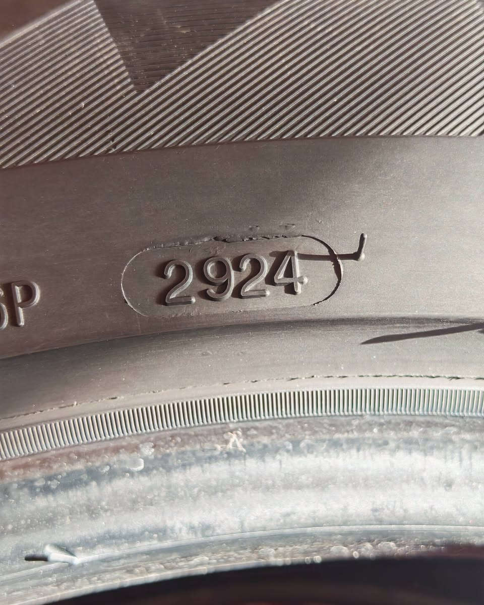 235/55ZR18 الحجم
انتاج 2/9/2024 تايلندي اصلي مو صيني الزوج الجديد مالتهن ب310 الف
نظاف شرط الشد لا ركعه ولا فتيله سبب الفتح شديت اعلا منهن السعر 100وبيهن مجال العنوان بالعمارة


**إذا كنت صاحب هذا الإعلان وتريد حذفه لأي سبب، رجاءا أرسل رسالة إلى الدعم الفني**