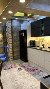 للبيع مشتمل لقطة بالمربع الذهبي 🔥  📍 منطقة المواصلات – درجة أولى 📐 الم...