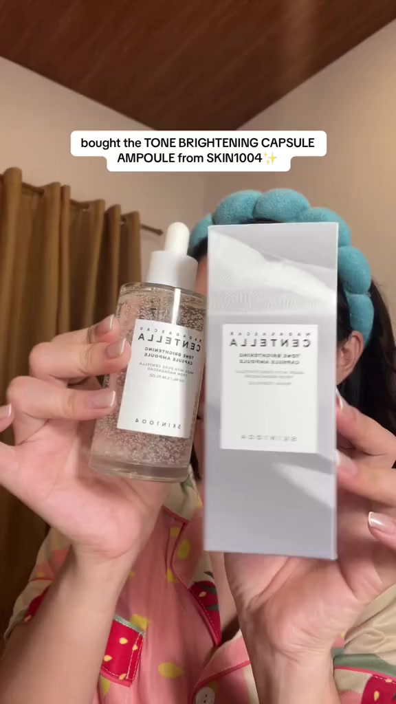 SKIN1004 Madagascar Centella Tone 🇰🇷💯
✅سيروم مدغشقر بخلاصة السينتيلا 

✅الفوائد الرئيسية 
✔️لتفتيح البشرة يساعد على الحصول على بشرة أكثر إشراقًا وأكثر تناسقًا، 
✔️ترطيب البشرة وتهدئتها في قلب تركيبة هذا السيروم  يوجد مكون Madewhite™ الحاصل على براءة اختراع، 
✔️يساعد على تقليل البقع الداكنة وتفتيح لون البشرة، 
✔️استعادة اللمعان الطبيعي لبشرتك، انه مزيج من ثلاثة مكونات - 
✅يساعد على تفتيح البشرة،
✅يحاربة البقع الداكنة، ويوحد لون البشرة،
✅ ويهدئ البشرة ويرطبها
✅ تركيبة خالية من: الكحول والبارابين والعطور المضافة.

#الاصلي المنشأ كوريا 🇰🇷💯
:
يوجد لدينا توصيل الجميع محافظات العراق✔️


**إذا كنت صاحب هذا الإعلان وتريد حذفه لأي سبب، رجاءا أرسل رسالة إلى الدعم الفني**