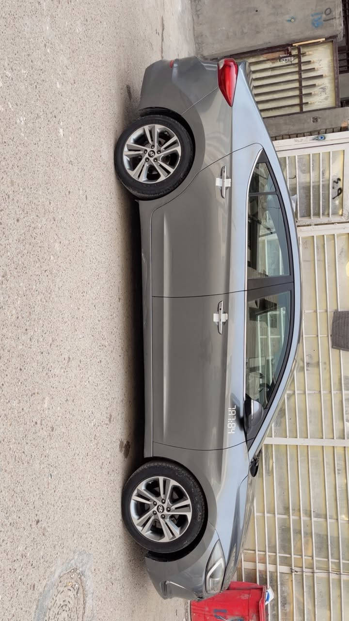 السلام عليكم 
النترا 2017 فول لمتد 
بصمه تشغيل 
بصمه ابواب 
اشاير بالمري 
رادار  تحكم جهدتين وبعدي بيهه هواي مواصفات معروفه المتد 
حادثه بنيد فقط ما بيهه اي قطعه صبغ 
سياره نضيفه كلش واحلى من الصور 
السعر 127 بيهه مجال حك الجيه 
 
رقمي ‭0776 524 6670‬
