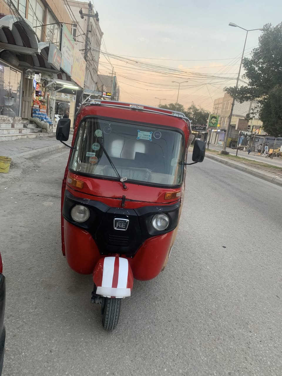 سلام عليكم ١٨/٨نضيفه مال جناي أوراق   مكانها كربلاء سعر ٥ملاين وبيها مجال نضيفه ومرتبه محرك جديد مال جناي يعني كله جديد بيها ***********بس وتساب بي لو  تجيني خاص ع فيس
