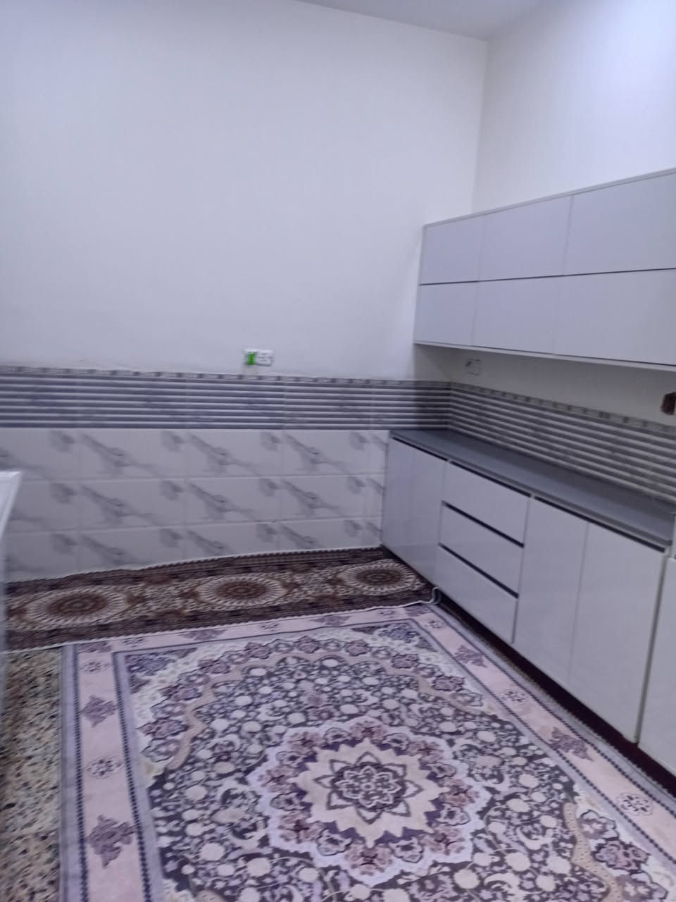 سلا عليكم بيت للبيع المساحه ٨٠قاطين معزول يرهم ستثمار سند ٢٥طابو صرف زراعي العبيدي كاع ابو علي دراجي العبيدي شارع عشرين سعر ٥٥ رقم ***********
