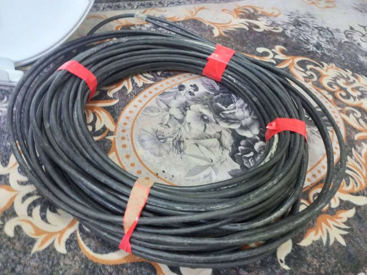 السلام عليكم صحن راوتر و واير للبيع السعر الإجمالي ١٠٥
للتواصل ‏‪***********‬‏
