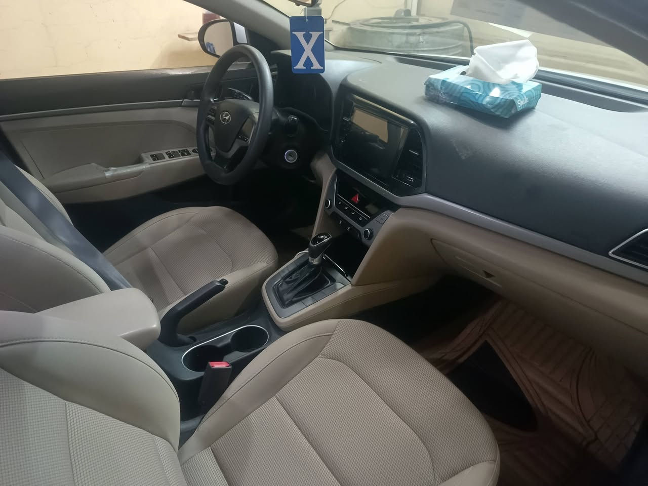 السلام عليكم شباب للبيع هونداي النترا خليجي موديل 2018 رقم اربيل تحويل مباشر فول موصفات فتحة مكينه 2000 السيارة نظيفة ماشيه 125 الف . السيارة فقط بيهة صبغ جاملغ وباب وشخط مال خباثه خفيف السعر 136 ورقه الاستفسار *********** مكان بغداد الغزالية
