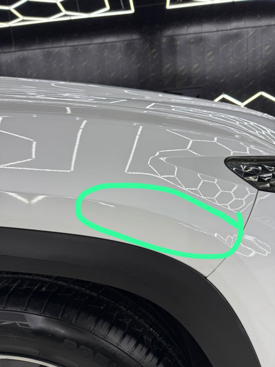 السلام عليكم 

للبيع هونداي توكسان 
موديل 2023
وارد خليجي 
رقم  بغداد
غير متواجد على الفيسبوك ✅
 المسافه (65)الف
كفالة عامة من الصبغ والتبديل 
فقط بارد بسيط بالجاملغ الامامي عكس السيايق موضح بالصوره

      المواصفات:-
☘️ حجم المحرك 2000 
‏☘️ مفتاح التشغيل بصمة ( بصمات عدد 2) 
‏☘️ تشغيل عن بعد 
‏☘️ الهاند بريك بصمة 
‏☘️ حساس امامي 
‏☘️ حساس خلفي 
‏☘️ تحكم مقود جهتان 
‏☘️ مثبت السرعة 
‏☘️ ويل كب كروم 
☘️ شاشة ابل كار بلي 
☘️ كاميرا دوارة 
‏☘️ اريل نفكيتر
‏☘️ نظام التزحلق 
‏☘️ بك لايت ledمتصل 
‏☘️ كشافات زينون 
‏☘️ المري قابلة للطي 
‏☘️ اشاير بلمرايا 
‏☘️ نظام التزحلق 
‏☘️ ايرباكات  
‏☘️ المقاعد الامامية كهرباء عدد 2 
‏☘️ شاحن واير ليس
☘️ نقطة نزول المنحدرات 
☘️ بردات ابواب خلفية 
‏☘️ تبريد امامي و خلفي  
☘️ درايف مود 
‏☘️ اوتو هولد
السعر 210 ورقة وبيها مجال للشراي مكان السيارة بغداد 
***********
السيارة مكفولة من التبديل والصبغ على البلاد 💥بيها فقط بارد بالجاملغ عكس السائق اقل من شبر
ورصعه بالبنيد ما مصلحها
