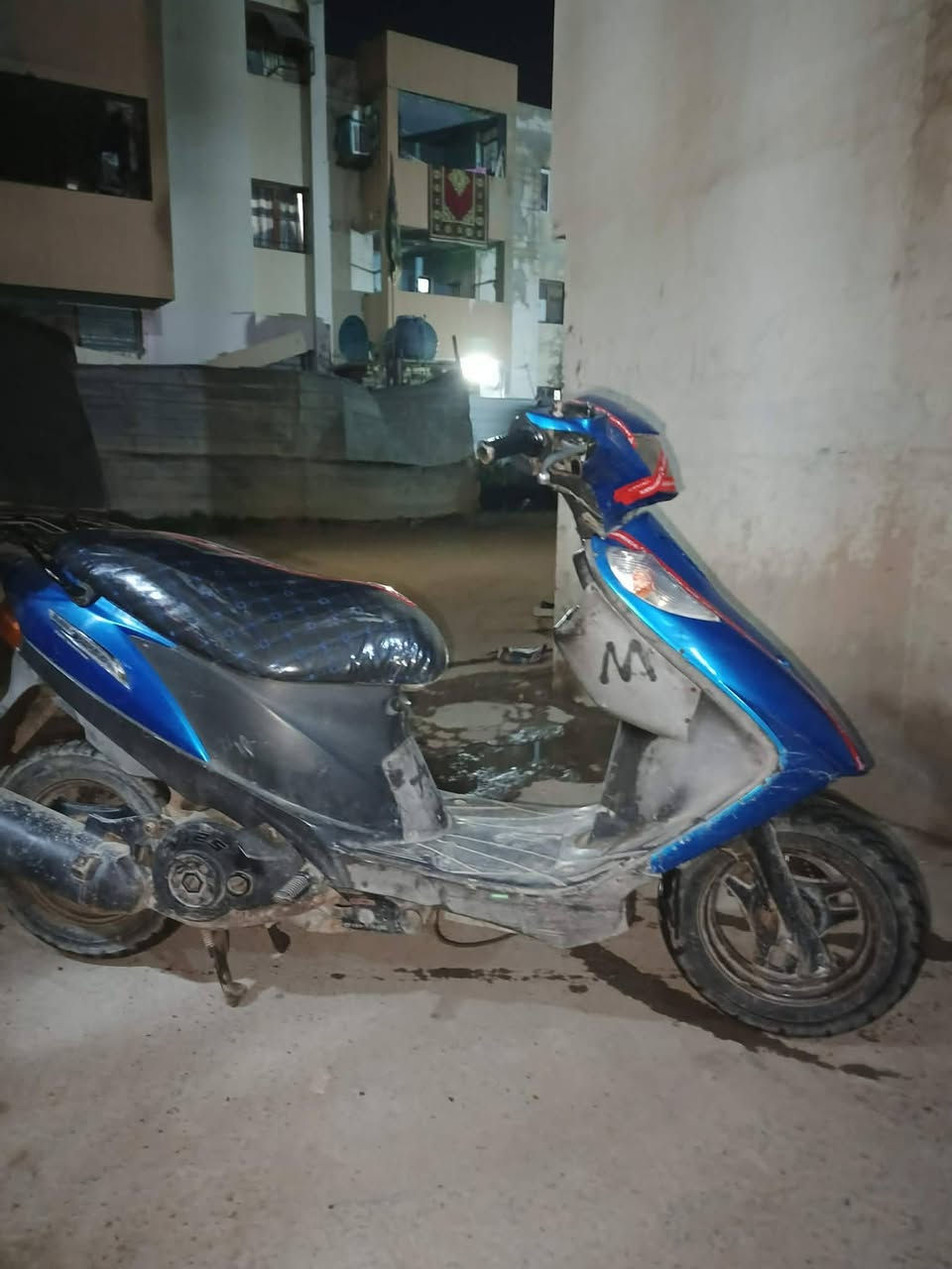 سلام عليكم دراچة ساسوكي 120 نضيفة لسعر 450وبيهة مجال لعنوان المحموديه ***********
