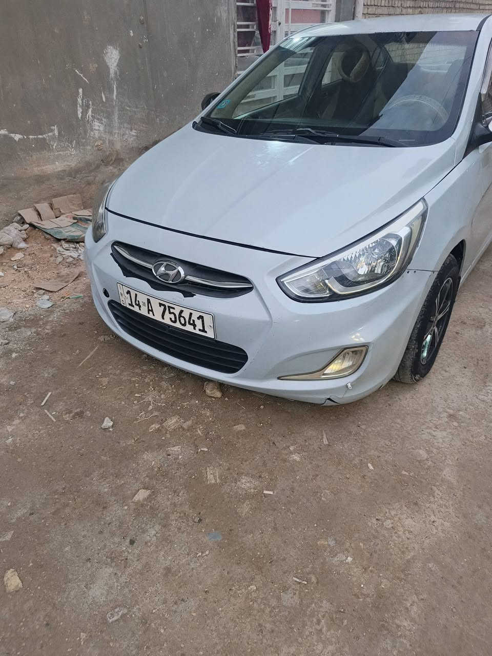 اكسنت 2016 رقم بصرة بيها صفحه كلير وصفحة صبغ وبنيد بدون تبديل بدون دواخل سيارة بيها صفنه بلبك فحصتها طلع سلكتر مكينه 1400 كلشي شغال بيها مكانها بغداد سعرها 68 وهذا رقمي ***********
