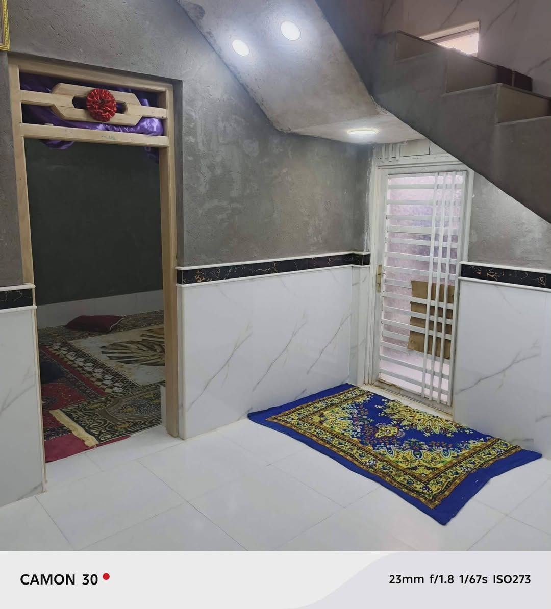 السلام عليكم بيت للبيع بنآءجديد 
المساحه.. 175 .. استقبال +غرفتين +صاله +مطبخ  
 العنوان ميسان العماره حي السلام 
قرب محطه وقود بيت مخيلف 
كملف بالنشر
 للاستفسار الاتصال على الرقم 
***********
