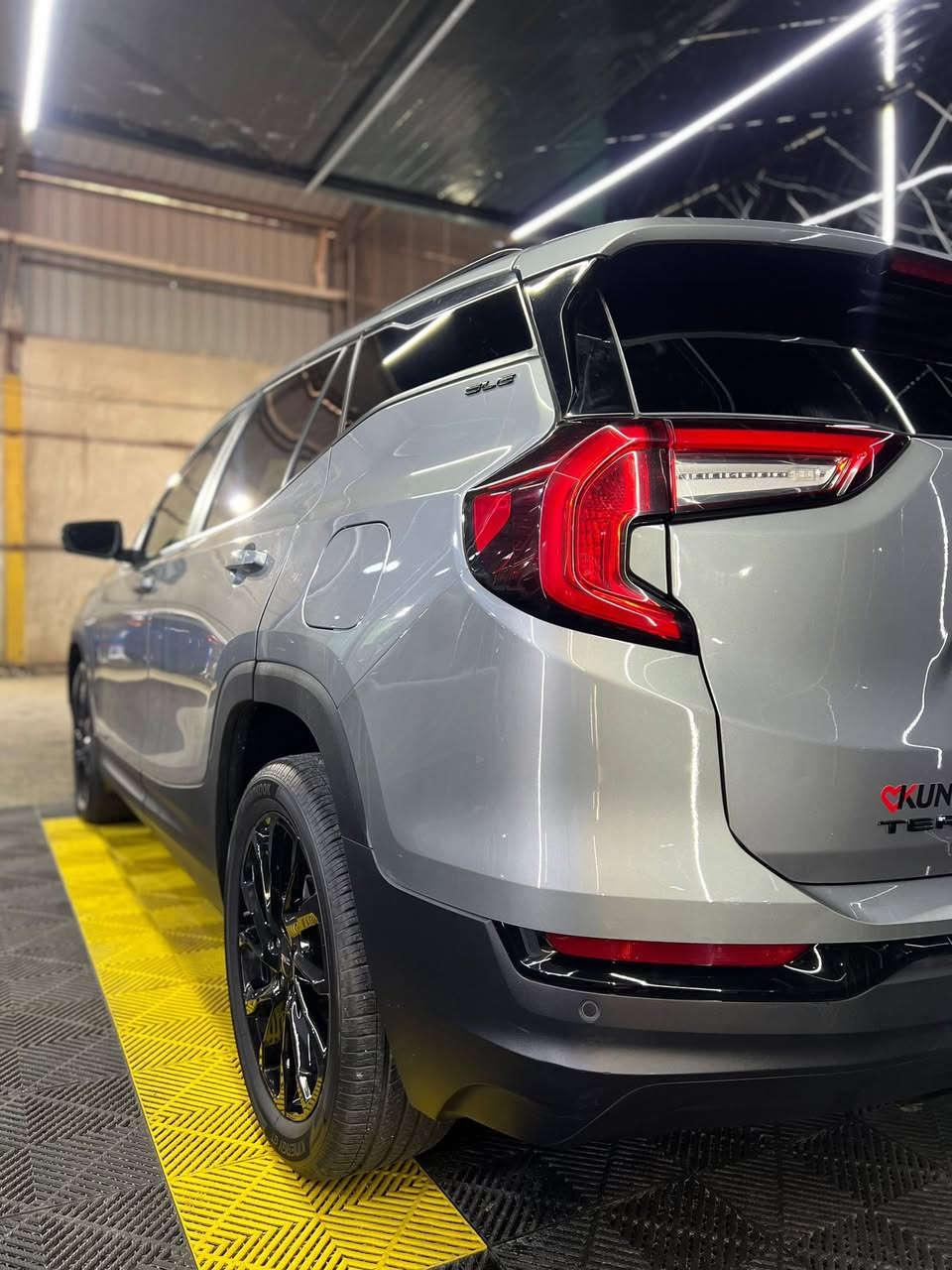 السلام عليكم ... عرض جديد 

السيارة جديدة و موديل ٢٠٢٤ 
و معروضة مراوس فقط 
مع التقدير 

جي ام سي تيران موديل ٢٠٢٤
جاهزة و جديدة و تترقم اي محافظة 
لون اسمنتي مميز و 
حادثها خشم جاملغ فقط
ماشية  ٨ الف فقط 

 ( التفاصيل )  جي ام سي تيران الموديل ٢٠٢٤ فول مواصفات اس ال اي  (      #السيارة جديدة ماشية ٨ فقط و المواصفات فول كامل (( بانوراما بصمة و كل المواصفات مال الفول sle معروفة ) ، 
محرك ٤ سلندر 
GMC
موديل ٢٠٢٤ 
السيارة فول مواصفات SLE
حادثها كما موضح بالصور 
السعر ٢١٠  و معروضة مراوس فقط

السيارة موجودة في بغدادد
الكريعات 
معرض المميز
الرقم ***********

و
  اذا تحبون  هذة الارقام للتواصل واتساب (  رسائل فقط  )  .....مع التقدير    
((  ***********  ))
((  *********** ))   
فاذا كنت مهتم بالتفاصيل  دز مسج واتساب بصورة او اسم السيارة  على الرقم  و نجاوبك بكل تفاصيلها و تدلل

اللهم صلِ على محمد و ال محمد
